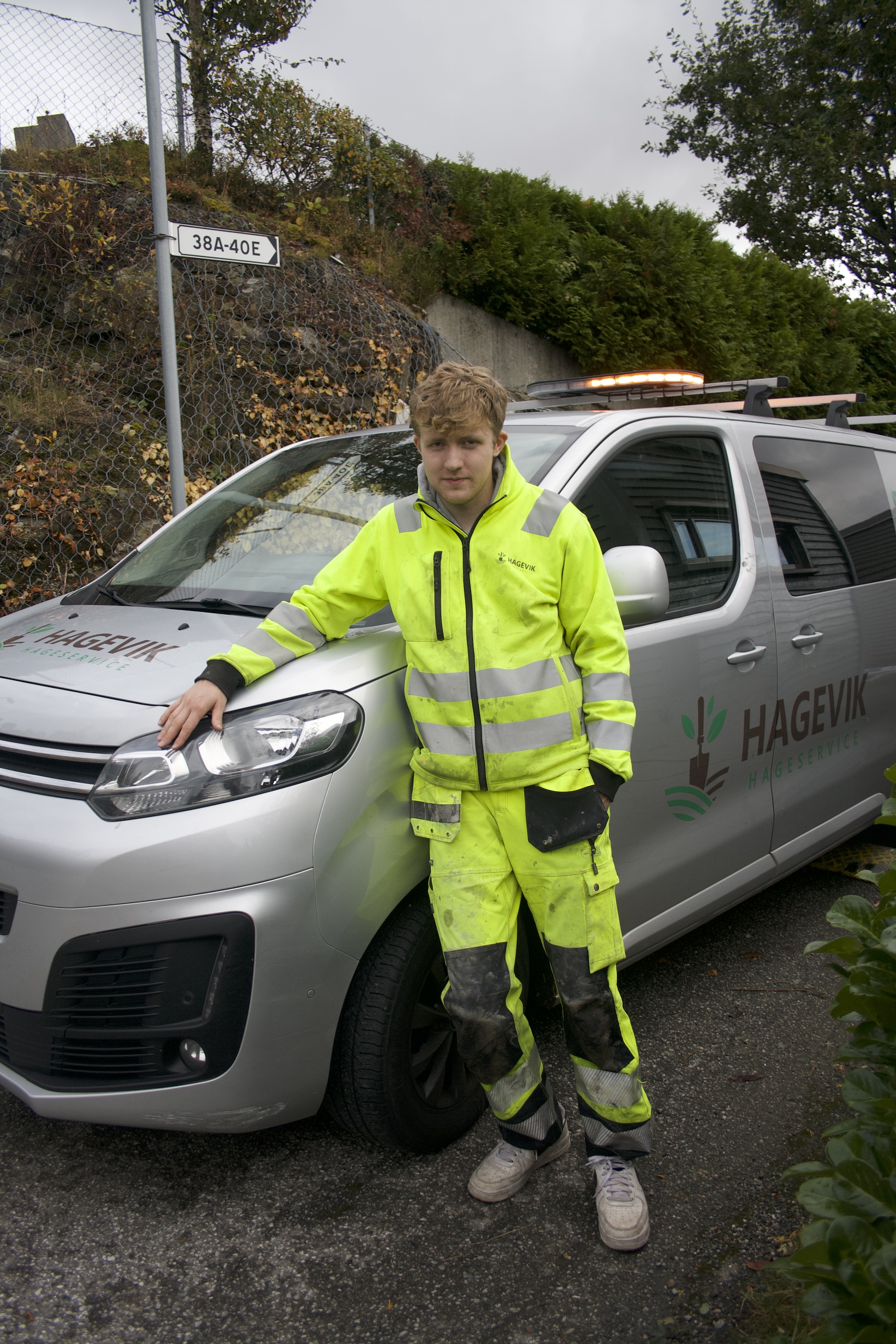 Anleggsgartner ved firmabil